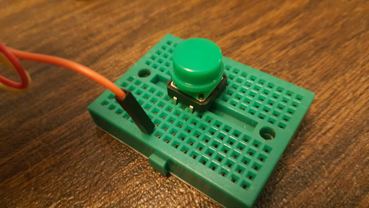 Ground pin connected to mini breadboard